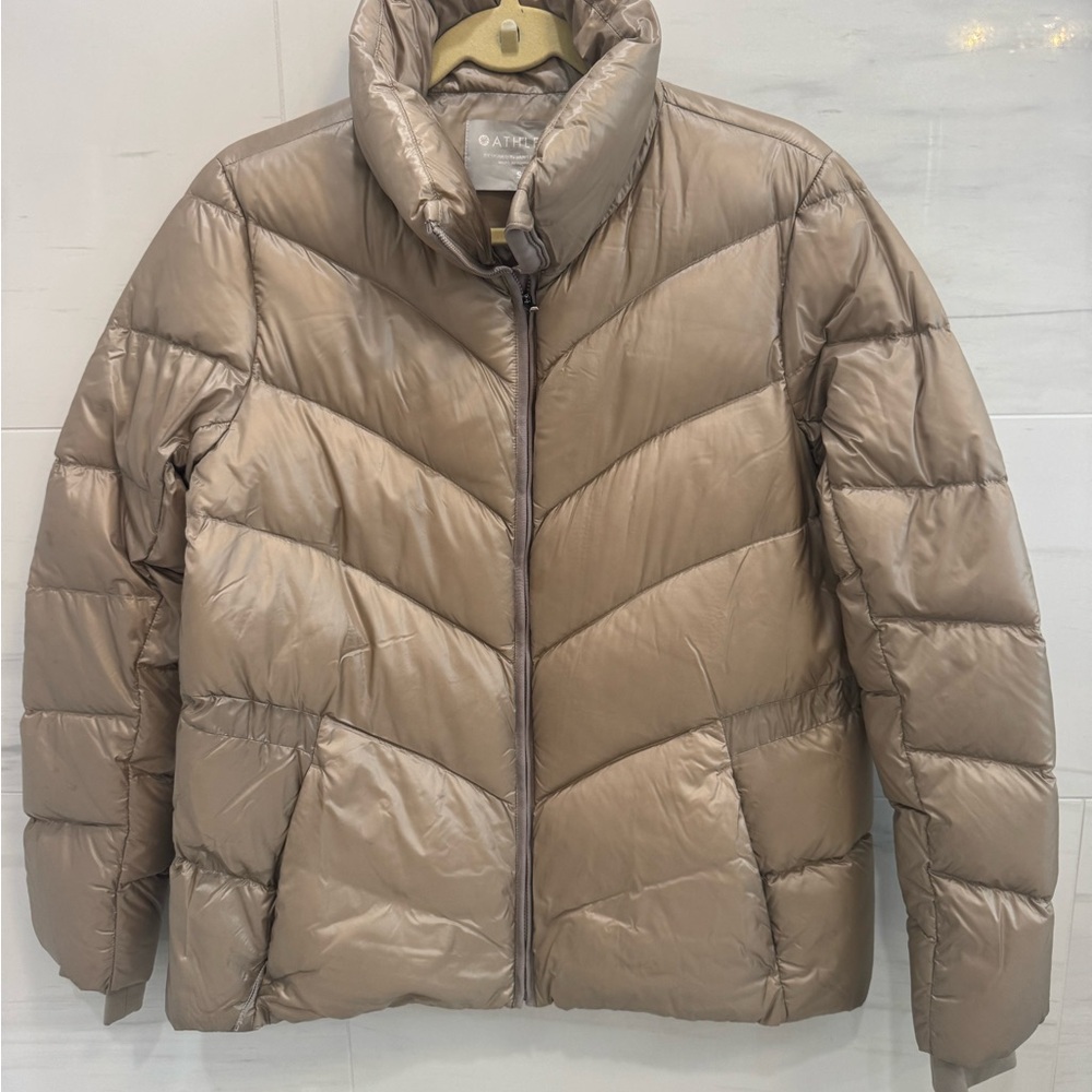 Athleta Women's Puffer Jacket in Taupe